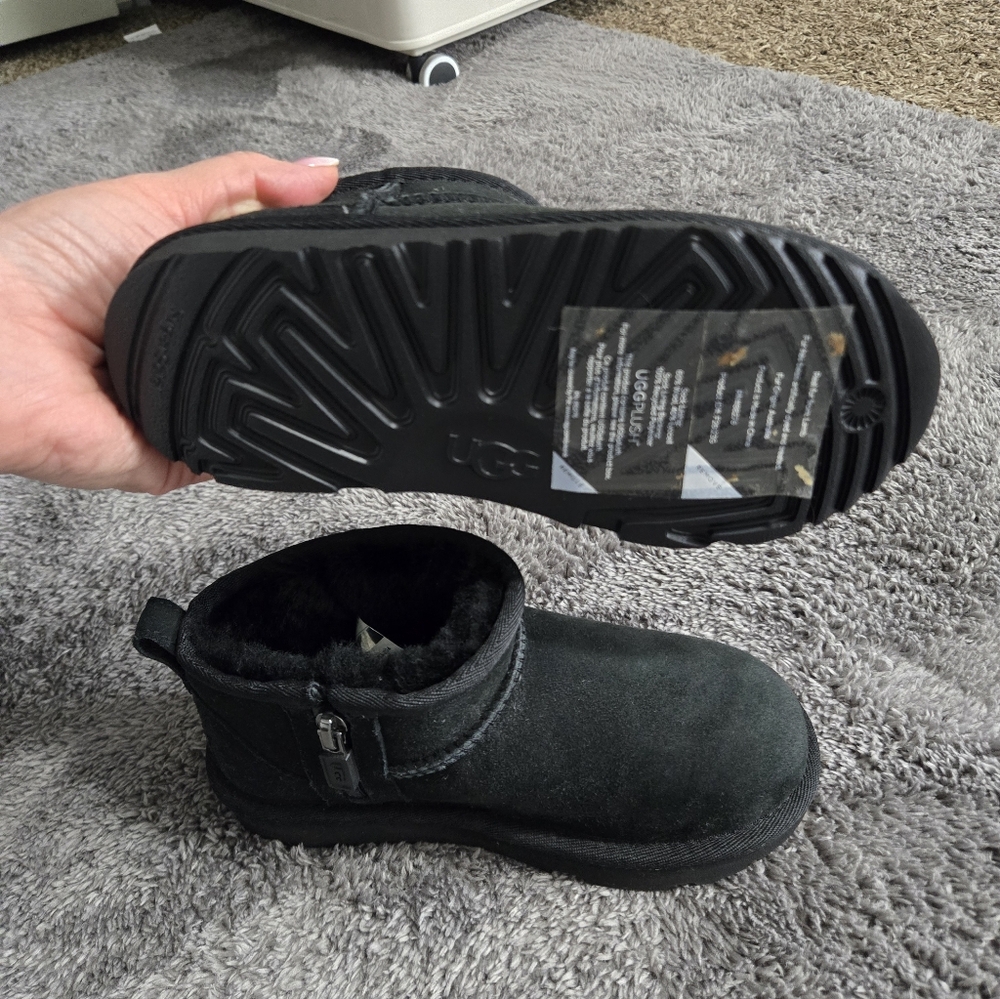 New UGG Kid's Classic Ultra Mini Bootie Little Kids Size 12 W/side Zipper - Picture 5 of 10